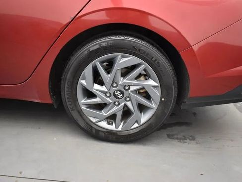 Used 2024 Hyundai Elantra SEL image 34