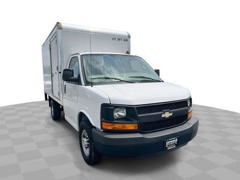 Used 2016 Chevrolet Express 3500 RWD image 1
