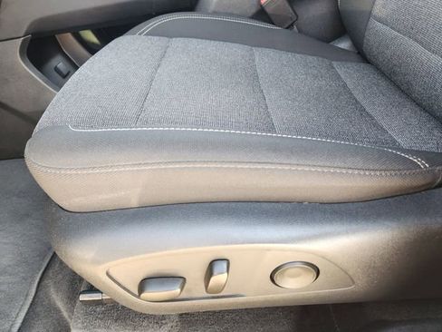 Used 2025 GMC Acadia Elevation image 24