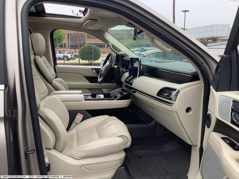 Used 2020 Lincoln Navigator L Reserve w/ Luxury Package AWD/4WD image 18