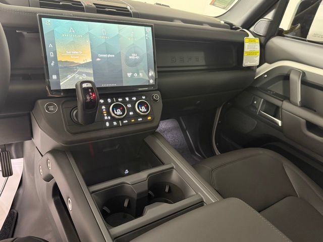 New 2026 Land Rover Defender 130 X-Dynamic SE AWD/4WD image 22