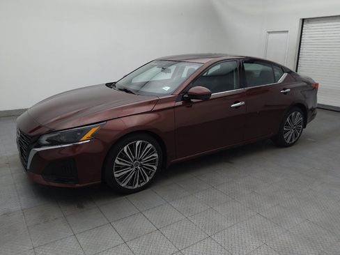 Used 2023 Nissan Altima 2.5 SL FWD image 2