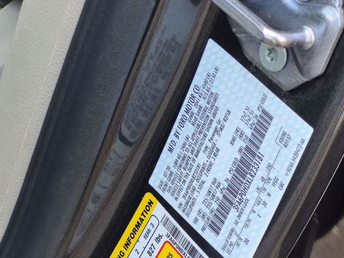 Used 2020 Ford Fusion SE FWD image 32