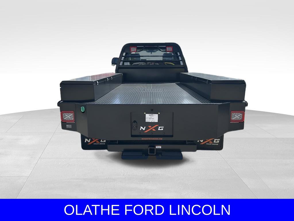New 2025 Ford F550 4x4 Regular Cab Super Duty image 5