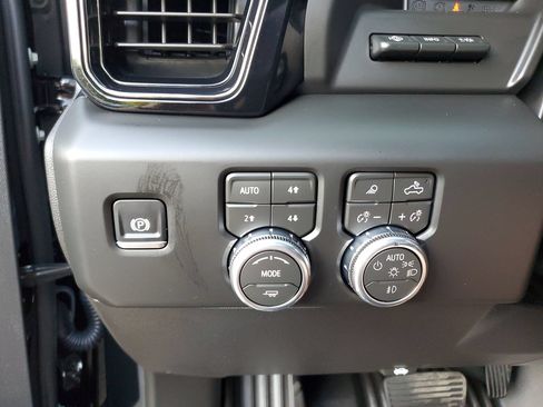 Used 2026 GMC Sierra 1500 AT4 w/ AT4 Premium Package AWD/4WD image 30