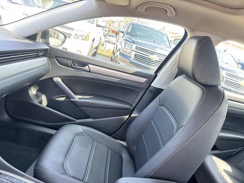 Used 2021 Volkswagen Passat 2.0T SE image 18