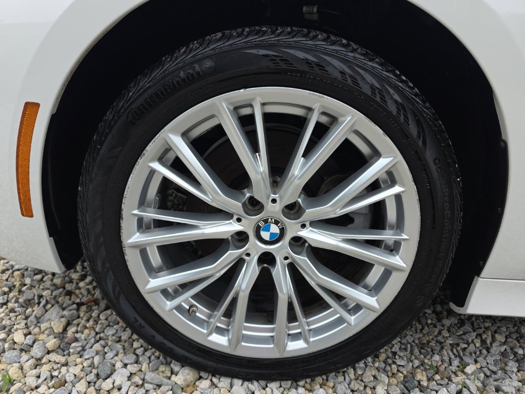 Used 2023 BMW 330i xDrive Sedan w/ Premium Package AWD/4WD image 13