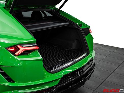 Used 2024 Lamborghini Urus Performante AWD/4WD image 24