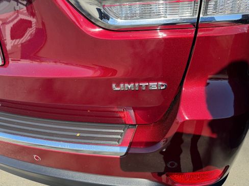 Used 2021 Jeep Grand Cherokee Limited image 36