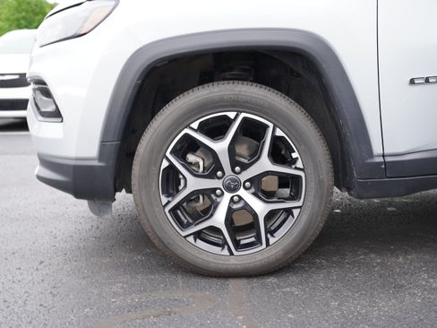 Used 2026 Jeep Compass Limited AWD/4WD image 14
