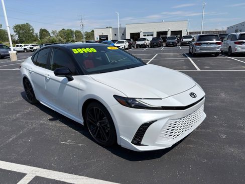 Used 2026 Toyota Camry XSE w/ Premium Package FWD image 8