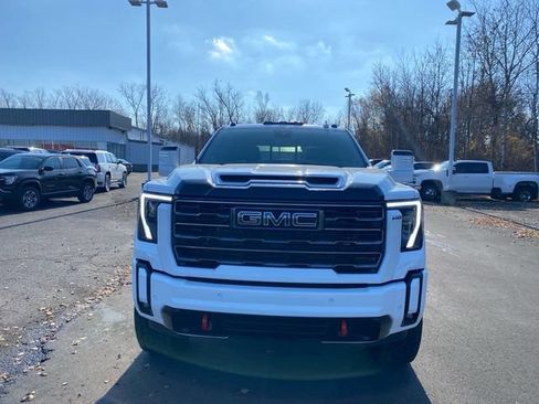 Used 2025 GMC Sierra 3500 AT4 w/ AT4 Premium Plus Package AWD/4WD image 9