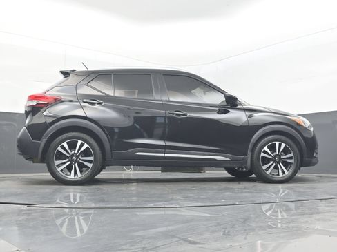 Used 2018 Nissan Kicks SR FWD image 30