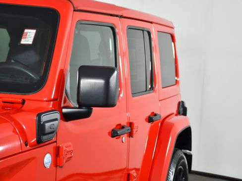 Used 2024 Jeep Wrangler Unlimited Sahara AWD/4WD image 13