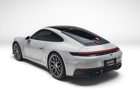 Used 2025 Porsche 911 Carrera RWD image 7