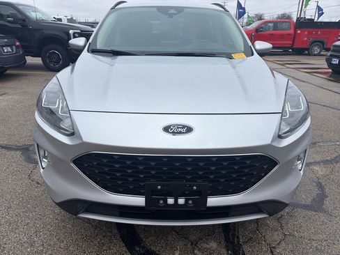 Used 2020 Ford Escape SEL image 2