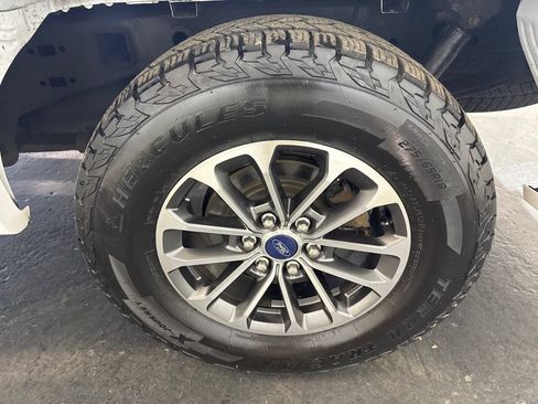 Used 2020 Ford F150 XLT w/ Equipment Group 302A Luxury AWD/4WD image 35