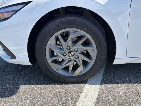 New 2026 Hyundai Elantra Blue image 11