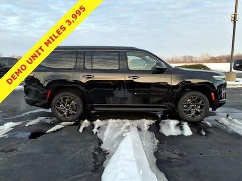 New 2026 Jeep Grand Wagoneer Limited w/ 8-Passenger Seating Package AWD/4WD image 17