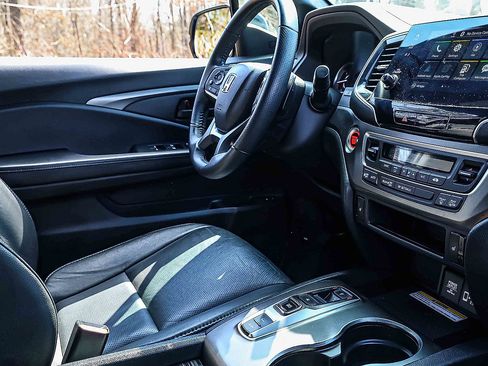 Used 2023 Honda Passport EX-L image 25