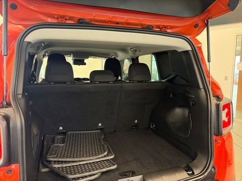 Used 2018 Jeep Renegade Trailhawk image 27