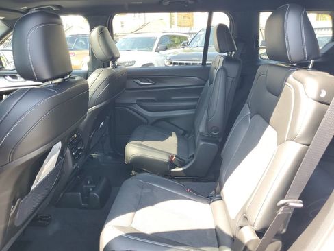 Certified 2025 Jeep Grand Cherokee L Altitude AWD/4WD image 10
