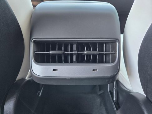 Used 2023 Tesla Model Y Performance image 24