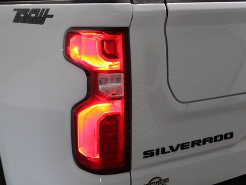 Used 2025 Chevrolet Silverado 1500 LT Trail Boss w/ LT Trail Boss Premium Package AWD/4WD image 58