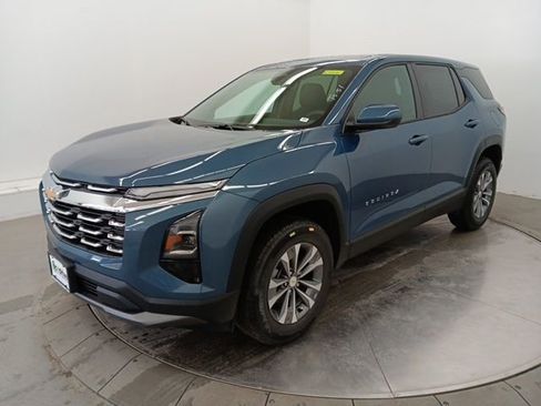 New 2026 Chevrolet Equinox LT AWD/4WD image 3