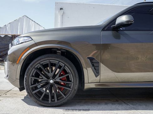Used 2024 BMW X5 sDrive40i w/ M Sport Package RWD image 2