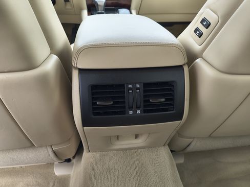 Used 2016 Lexus LS 460 w/ Comfort Package RWD image 17