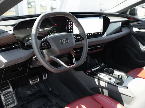 Certified 2025 Audi S6 e-tron Prestige w/ 21" Black Optic Package image 11