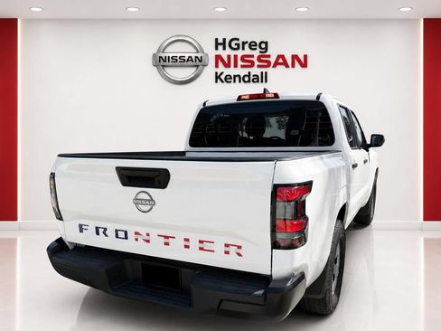 Used 2022 Nissan Frontier S RWD image 5