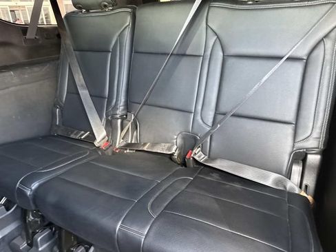 Used 2022 GMC Yukon XL SLE w/ Gmc Pro Safety Plus Package RWD image 15