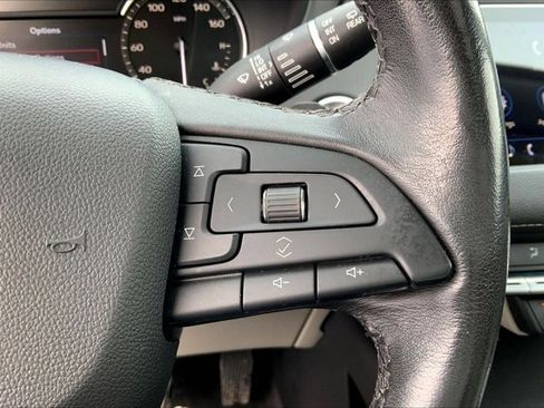 Used 2019 Cadillac XT4 Luxury w/ Cold Weather Package image 19