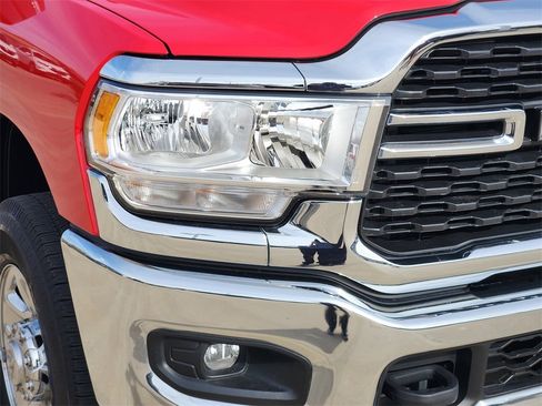 Used 2024 RAM 2500 Big Horn w/ Bed Utility Group image 9