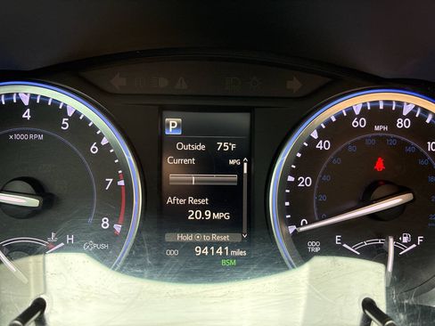 Used 2017 Toyota Highlander Limited w/ Carpet Mat Package AWD/4WD image 8