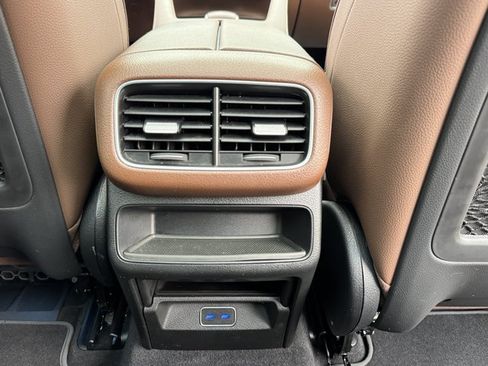 Used 2024 Mercedes-Benz GLE 350 4MATIC image 9