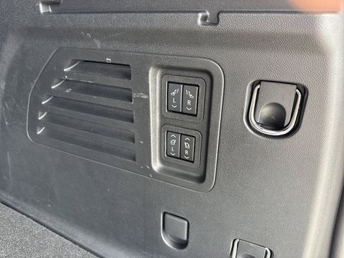 Used 2024 Chevrolet Traverse RS w/ LPO, Floor Liner Package FWD image 39