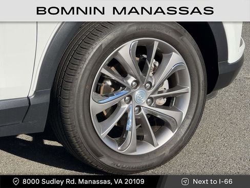 Used 2022 Buick Encore GX Essence w/ Experience Buick Package image 5