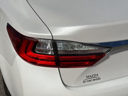 Used 2016 Lexus ES 350 350 w/ Luxury Package w/Wood Trim image 10