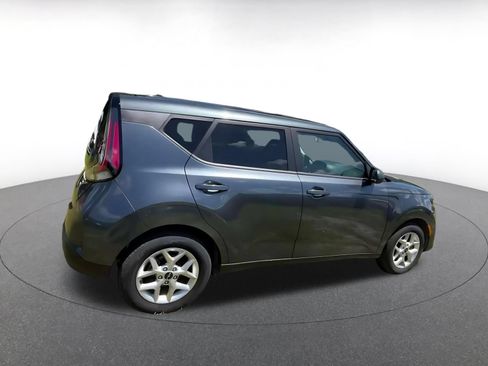 Used 2025 Kia Soul LX w/ LX Technology Package FWD image 14