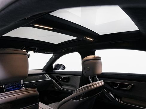 Used 2025 Mercedes-Benz S 63 AMG S image 25