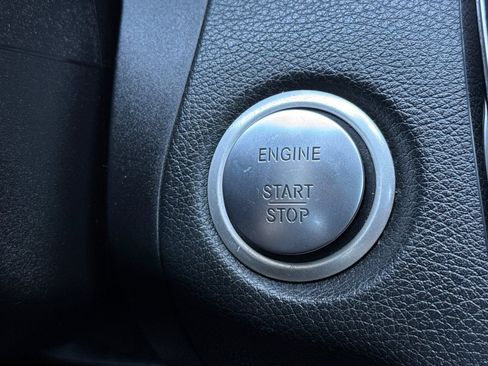 Used 2015 Mercedes-Benz C 300 4MATIC Sedan image 23