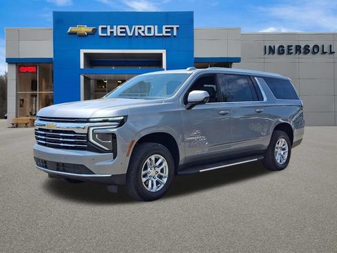 Used 2026 Chevrolet Suburban LT AWD/4WD image 29