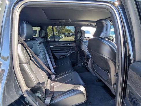 Used 2023 Jeep Grand Cherokee Overland w/ Luxury Tech Group IV image 11