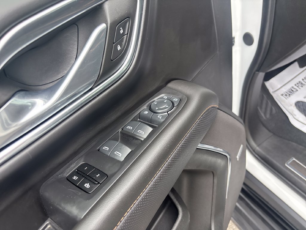 Used 2024 GMC Yukon AT4 w/ Technology Package AWD/4WD image 16