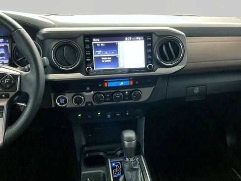 Used 2020 Toyota Tacoma Limited image 10