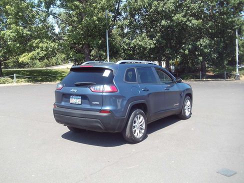 Used 2020 Jeep Cherokee Latitude FWD image 5