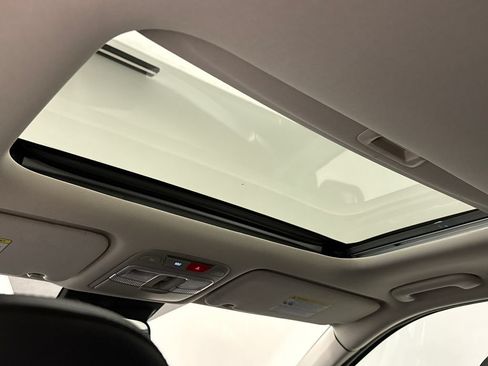 Used 2023 Kia Telluride S w/ S Sunroof Package FWD image 7